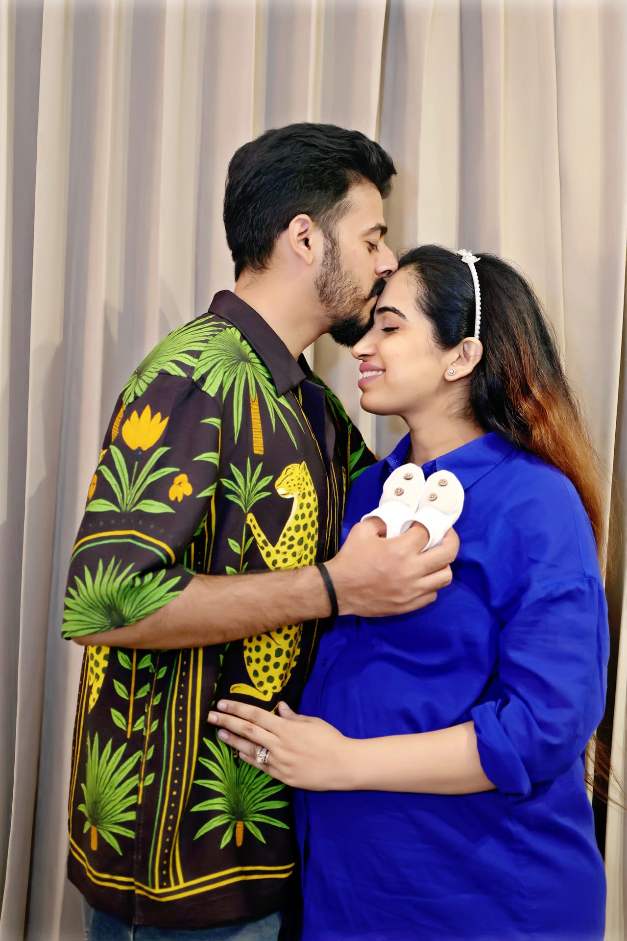 maternity photography by Jitin Studio